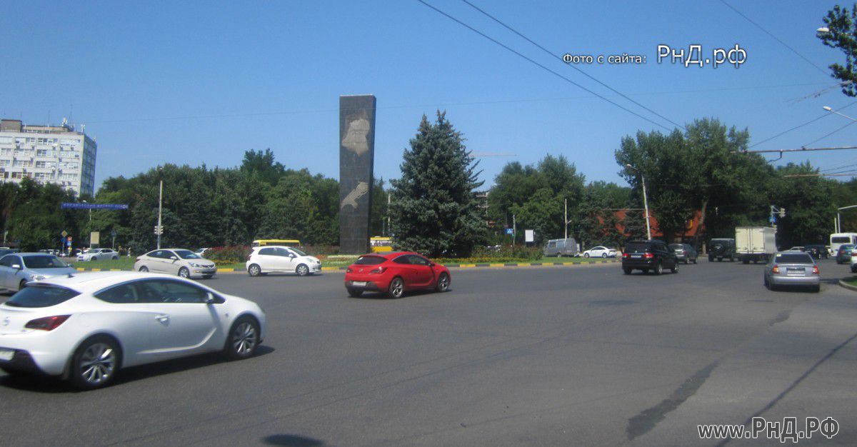 Комсомольская площадь (вид со стороны пр. Буденновский)